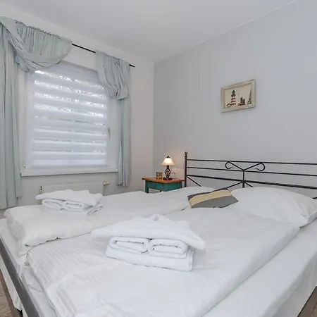 Apartmenthaus Strandstrasse 16 Apartament Kühlungsborn