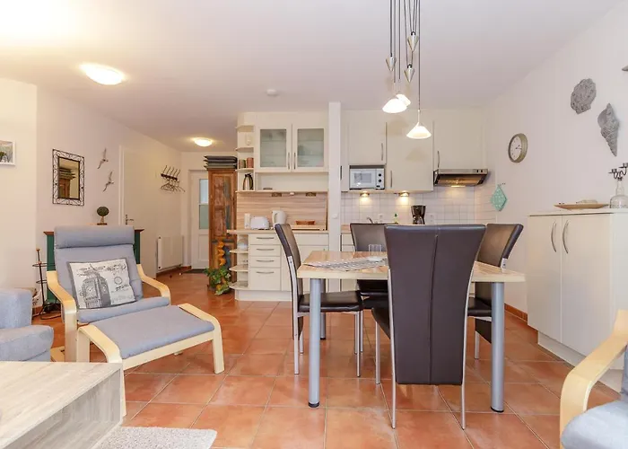 Apartmenthaus Strandstraße 16 * Ostseebad Kühlungsborn